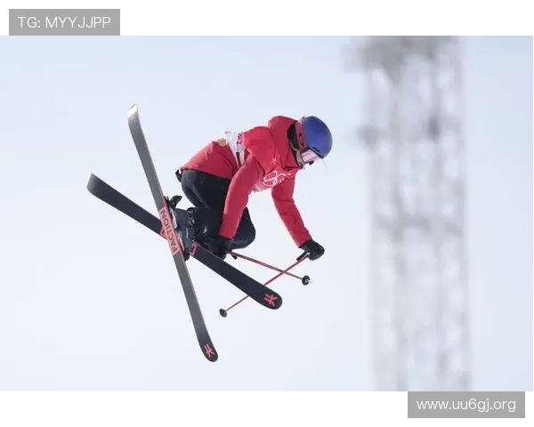 中国姑娘在自由式滑雪世锦赛U型场地技巧赛中实现突破与进步勇创佳绩